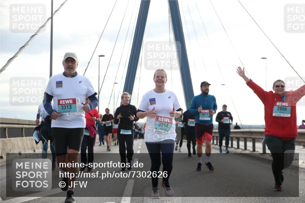 03.10.2024 - Köhlbrandbrückenlauf Jannik Wohlers http://msf.ph/oto/7302626 03.10.2024 09:35:51 Position 1 3313, 3671, 3314, 2858 meine-sportfotos.de