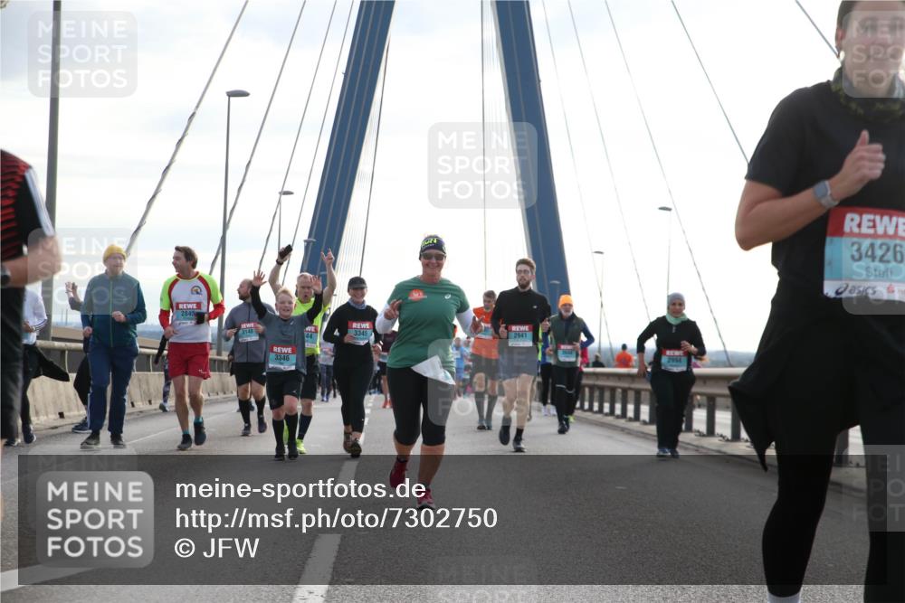03.10.2024 - Köhlbrandbrückenlauf Jannik Wohlers http://msf.ph/oto/7302750 03.10.2024 09:35:57 Position 1 2845, 3148, 3345, 2941, 44, 2994, 3346, 3426 meine-sportfotos.de