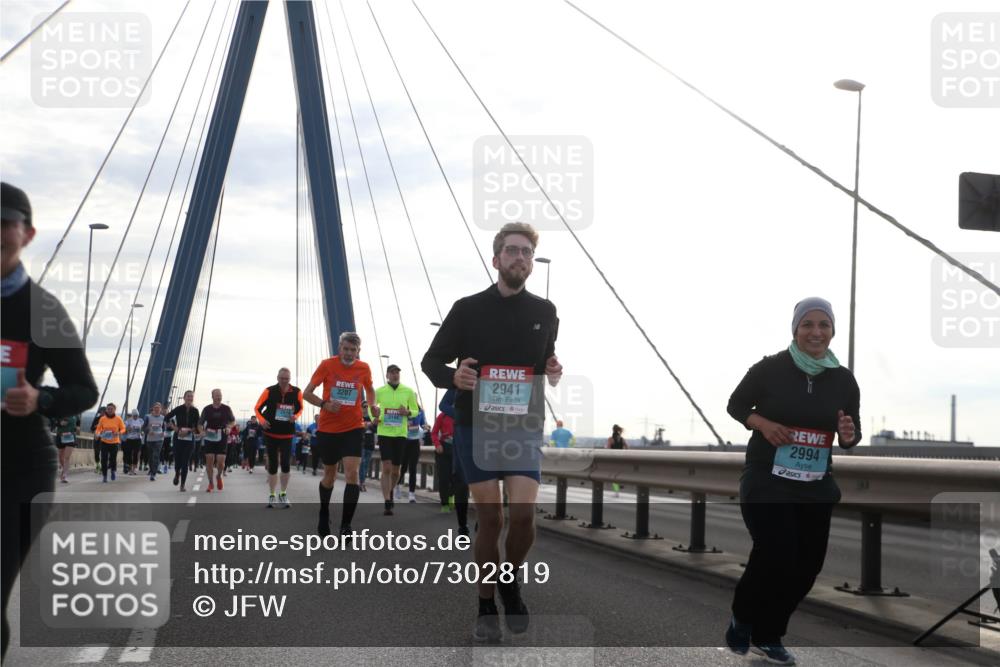 03.10.2024 - Köhlbrandbrückenlauf Jannik Wohlers http://msf.ph/oto/7302819 03.10.2024 09:36:01 Position 1 3207, 2941, 2994 meine-sportfotos.de