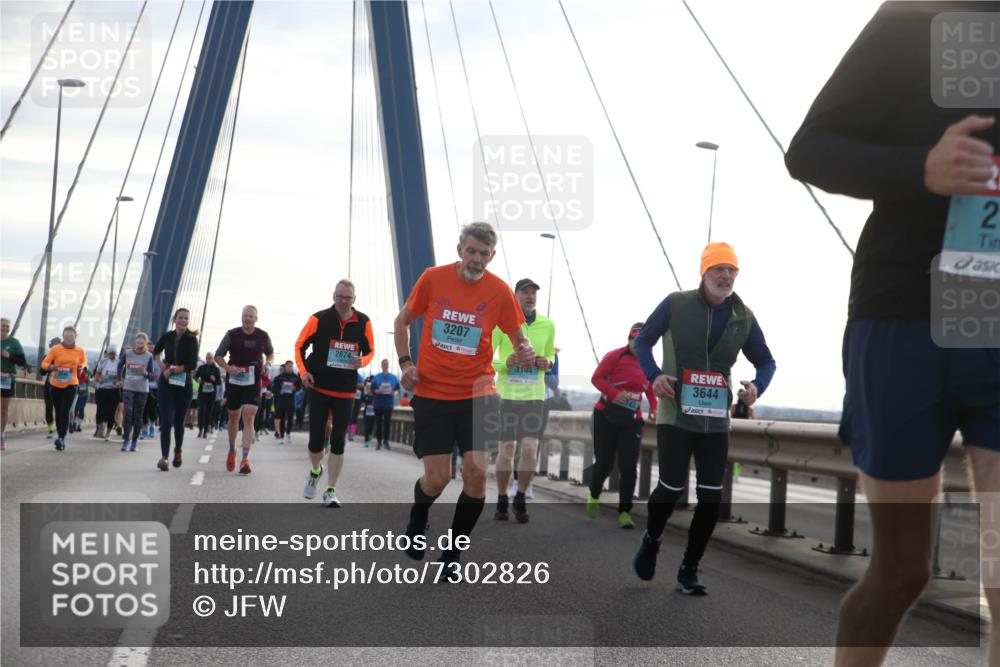 03.10.2024 - Köhlbrandbrückenlauf Jannik Wohlers http://msf.ph/oto/7302826 03.10.2024 09:36:02 Position 1 2674, 3207, 3644, 2 meine-sportfotos.de