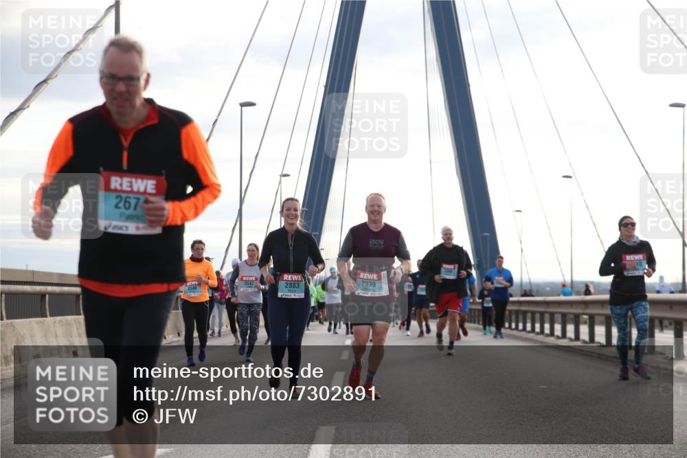 03.10.2024 - Köhlbrandbrückenlauf Jannik Wohlers http://msf.ph/oto/7302891 03.10.2024 09:36:06 Position 1 267, 2883, 2939, 3547, 3546 meine-sportfotos.de