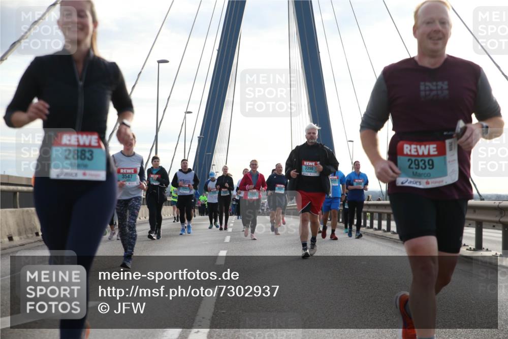 03.10.2024 - Köhlbrandbrückenlauf Jannik Wohlers http://msf.ph/oto/7302937 03.10.2024 09:36:09 Position 1 00, 2883, 3547, 111, 2898, 3396, 3459, 2939 meine-sportfotos.de