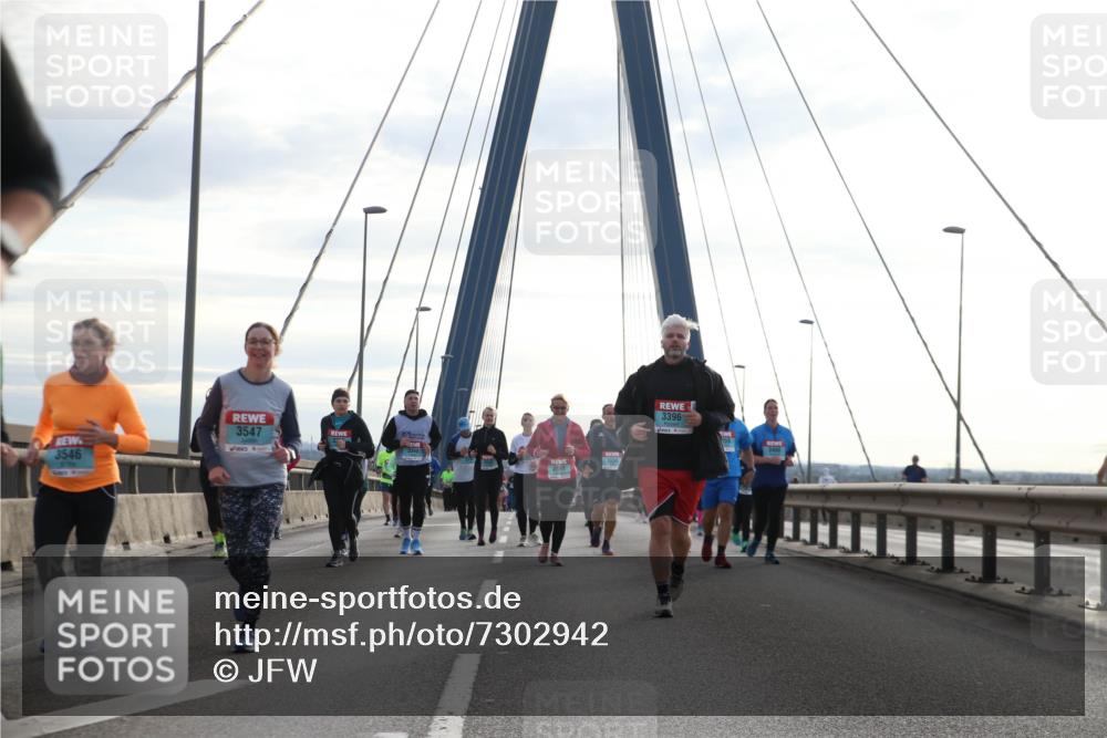 03.10.2024 - Köhlbrandbrückenlauf Jannik Wohlers http://msf.ph/oto/7302942 03.10.2024 09:36:10 Position 1 3546, 3547, 2898, 3396 meine-sportfotos.de
