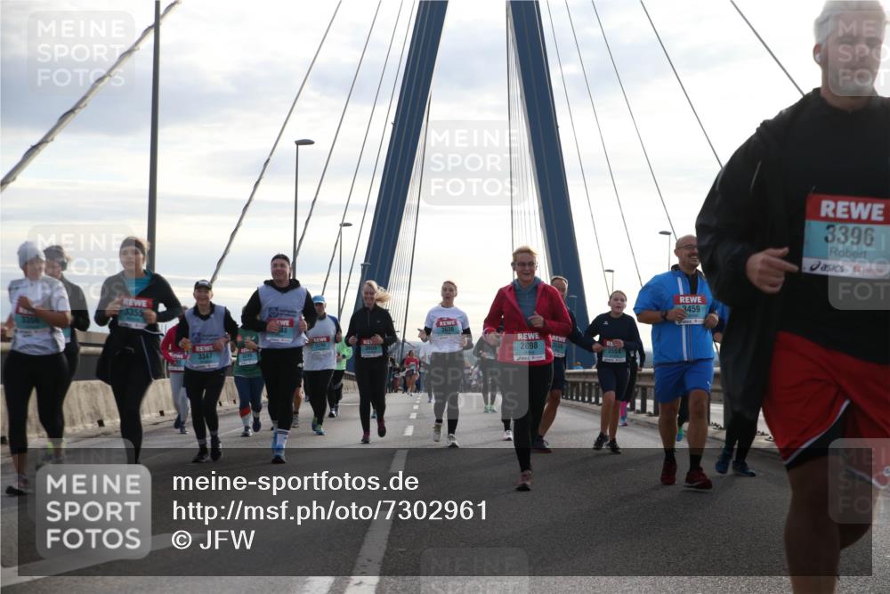 03.10.2024 - Köhlbrandbrückenlauf Jannik Wohlers http://msf.ph/oto/7302961 03.10.2024 09:36:13 Position 1 3355, 3347, 48, 3294, 2898, 3556, 3554, 3459, 3396 meine-sportfotos.de