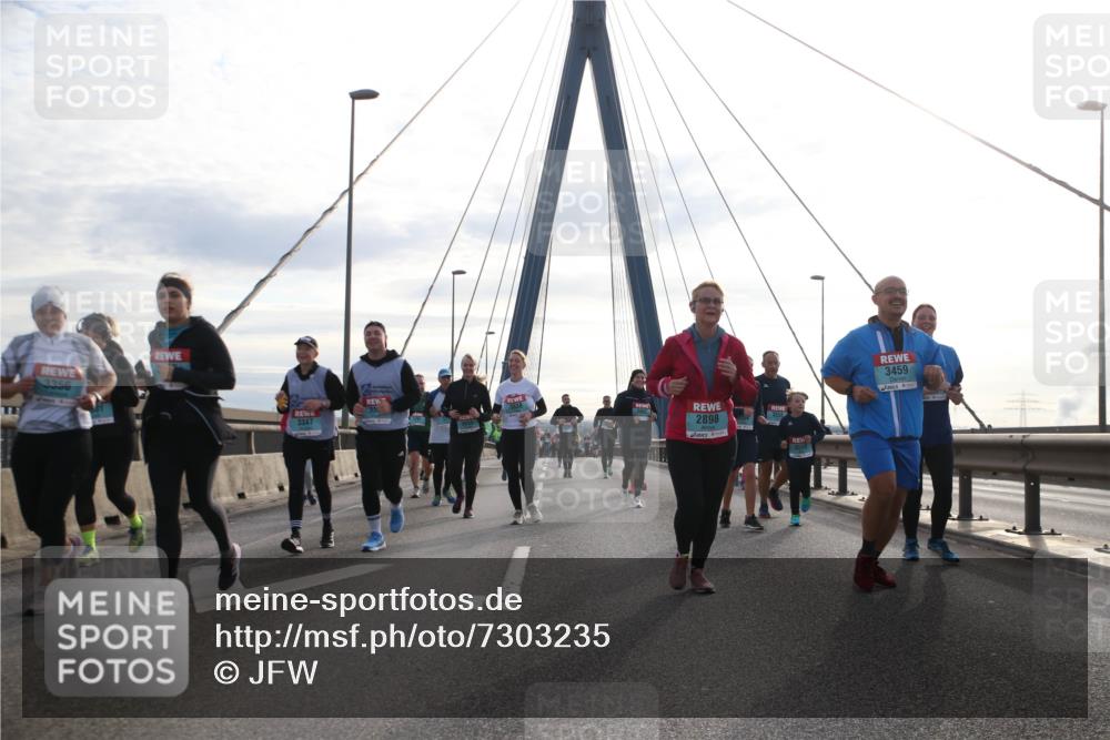 03.10.2024 - Köhlbrandbrückenlauf Jannik Wohlers http://msf.ph/oto/7303235 03.10.2024 09:36:15 Position 1 3356, 3347, 2898, 3459 meine-sportfotos.de