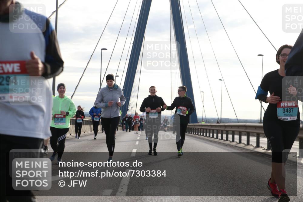 03.10.2024 - Köhlbrandbrückenlauf Jannik Wohlers http://msf.ph/oto/7303384 03.10.2024 09:36:20 Position 1 294, 3487, 25, 2192, 3159 meine-sportfotos.de