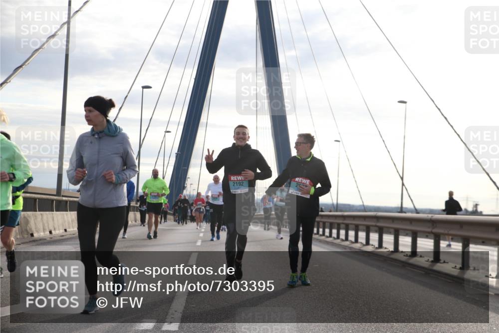 03.10.2024 - Köhlbrandbrückenlauf Jannik Wohlers http://msf.ph/oto/7303395 03.10.2024 09:36:21 Position 1 2192, 253 meine-sportfotos.de
