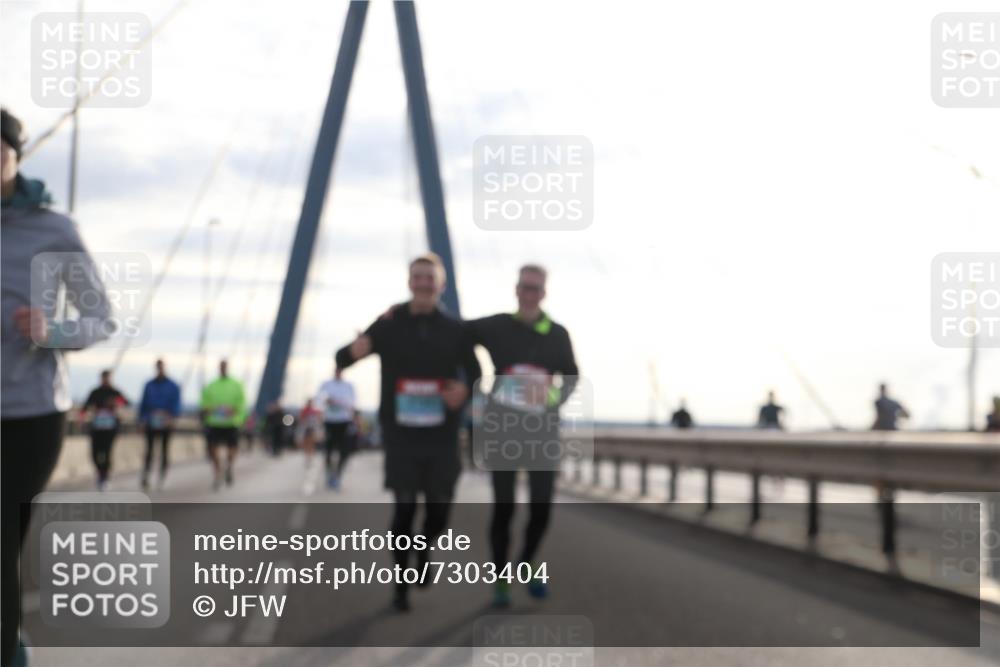 03.10.2024 - Köhlbrandbrückenlauf Jannik Wohlers http://msf.ph/oto/7303404 03.10.2024 09:36:22 Position 1  meine-sportfotos.de