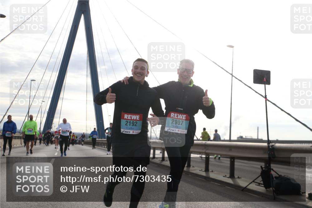 03.10.2024 - Köhlbrandbrückenlauf Jannik Wohlers http://msf.ph/oto/7303435 03.10.2024 09:36:23 Position 1 3766, 2192, 2907 meine-sportfotos.de