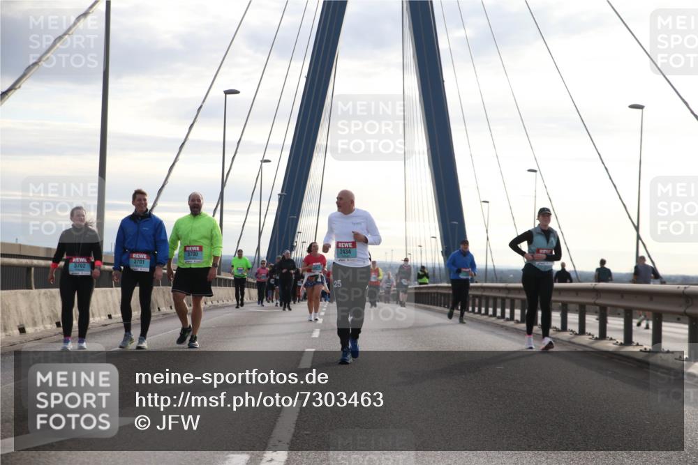 03.10.2024 - Köhlbrandbrückenlauf Jannik Wohlers http://msf.ph/oto/7303463 03.10.2024 09:36:25 Position 1 3702, 3700, 3701, 2434, 25 meine-sportfotos.de