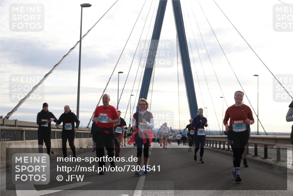 03.10.2024 - Köhlbrandbrückenlauf Jannik Wohlers http://msf.ph/oto/7304541 03.10.2024 09:36:46 Position 1 3245, 3270, 3195, 2940, 2912 meine-sportfotos.de