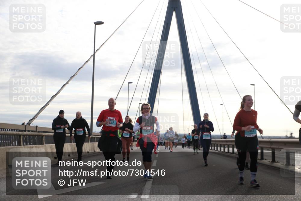 03.10.2024 - Köhlbrandbrückenlauf Jannik Wohlers http://msf.ph/oto/7304546 03.10.2024 09:36:46 Position 1 3245, 270, 3195, 2940, 3204, 2912 meine-sportfotos.de