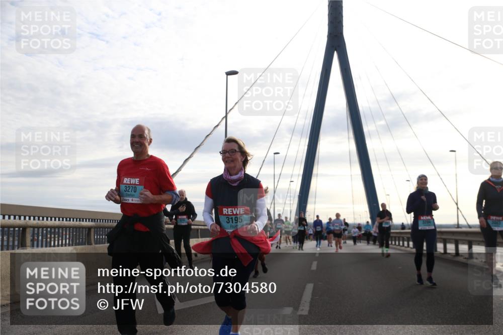 03.10.2024 - Köhlbrandbrückenlauf Jannik Wohlers http://msf.ph/oto/7304580 03.10.2024 09:36:48 Position 1 3270, 3195, 3013 meine-sportfotos.de