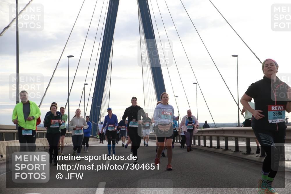 03.10.2024 - Köhlbrandbrückenlauf Jannik Wohlers http://msf.ph/oto/7304651 03.10.2024 09:36:53 Position 1 2777, 49, 3254, 2917, 3535, 3686 meine-sportfotos.de