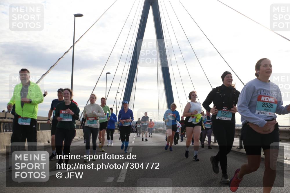 03.10.2024 - Köhlbrandbrückenlauf Jannik Wohlers http://msf.ph/oto/7304772 03.10.2024 09:36:56 Position 1 2777, 3049, 2917, 3286, 3254, 3535 meine-sportfotos.de