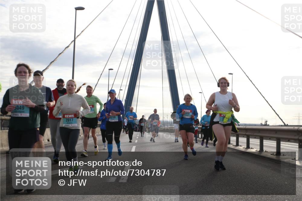03.10.2024 - Köhlbrandbrückenlauf Jannik Wohlers http://msf.ph/oto/7304787 03.10.2024 09:36:57 Position 1 5049, 2917, 3286, 5659 meine-sportfotos.de