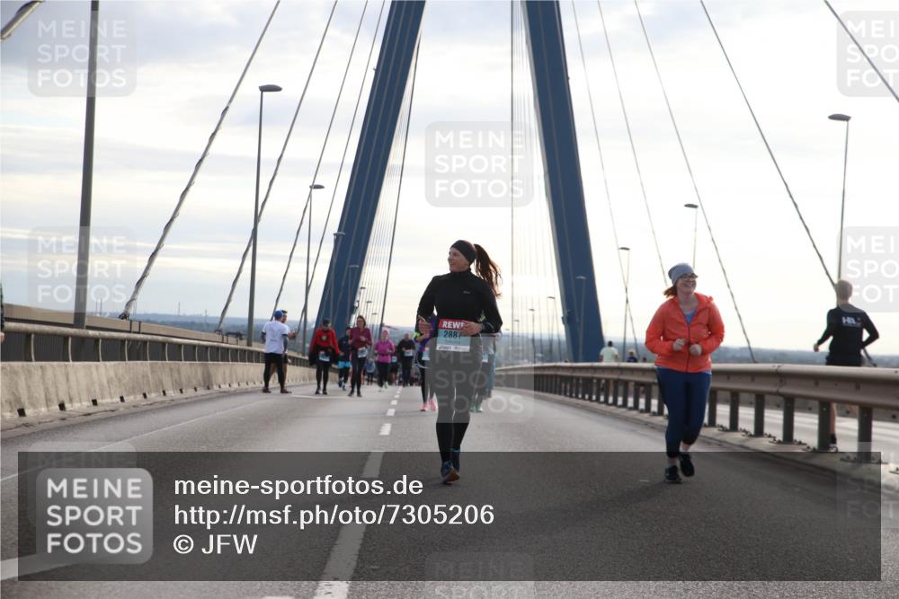 03.10.2024 - Köhlbrandbrückenlauf Jannik Wohlers http://msf.ph/oto/7305206 03.10.2024 09:37:04 Position 1 2887 meine-sportfotos.de