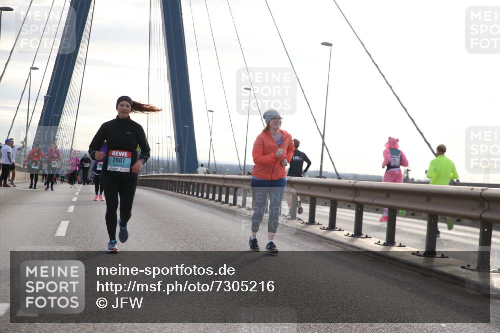03.10.2024 - Köhlbrandbrückenlauf Jannik Wohlers http://msf.ph/oto/7305216 03.10.2024 09:37:05 Position 1 2887 meine-sportfotos.de