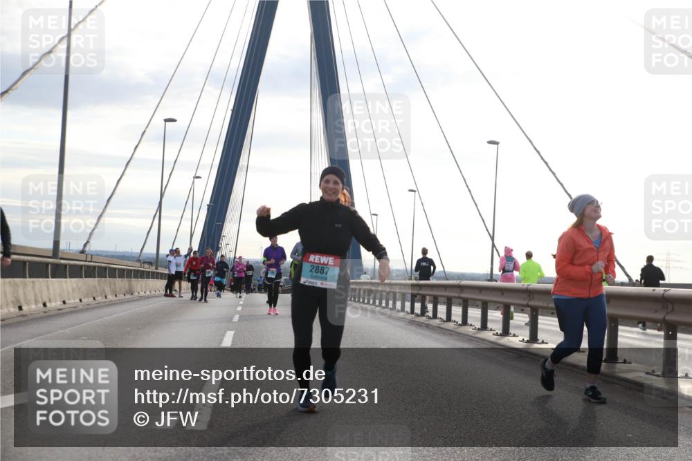 03.10.2024 - Köhlbrandbrückenlauf Jannik Wohlers http://msf.ph/oto/7305231 03.10.2024 09:37:06 Position 1 2887 meine-sportfotos.de