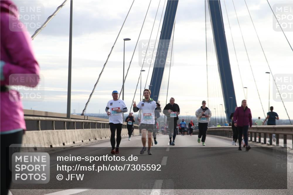 03.10.2024 - Köhlbrandbrückenlauf Jannik Wohlers http://msf.ph/oto/7305592 03.10.2024 09:37:22 Position 1 3311 meine-sportfotos.de