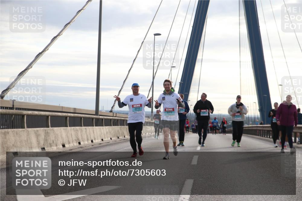 03.10.2024 - Köhlbrandbrückenlauf Jannik Wohlers http://msf.ph/oto/7305603 03.10.2024 09:37:23 Position 1 3312, 3311 meine-sportfotos.de