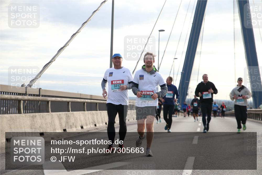 03.10.2024 - Köhlbrandbrückenlauf Jannik Wohlers http://msf.ph/oto/7305663 03.10.2024 09:37:25 Position 1 3312, 3311 meine-sportfotos.de
