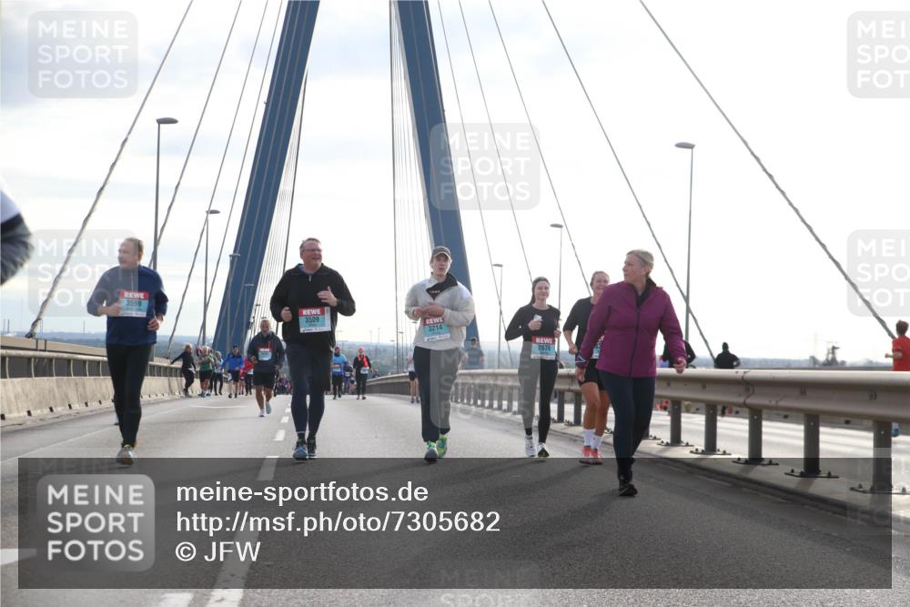 03.10.2024 - Köhlbrandbrückenlauf Jannik Wohlers http://msf.ph/oto/7305682 03.10.2024 09:37:26 Position 1 3599, 3509, 3214, 2676 meine-sportfotos.de