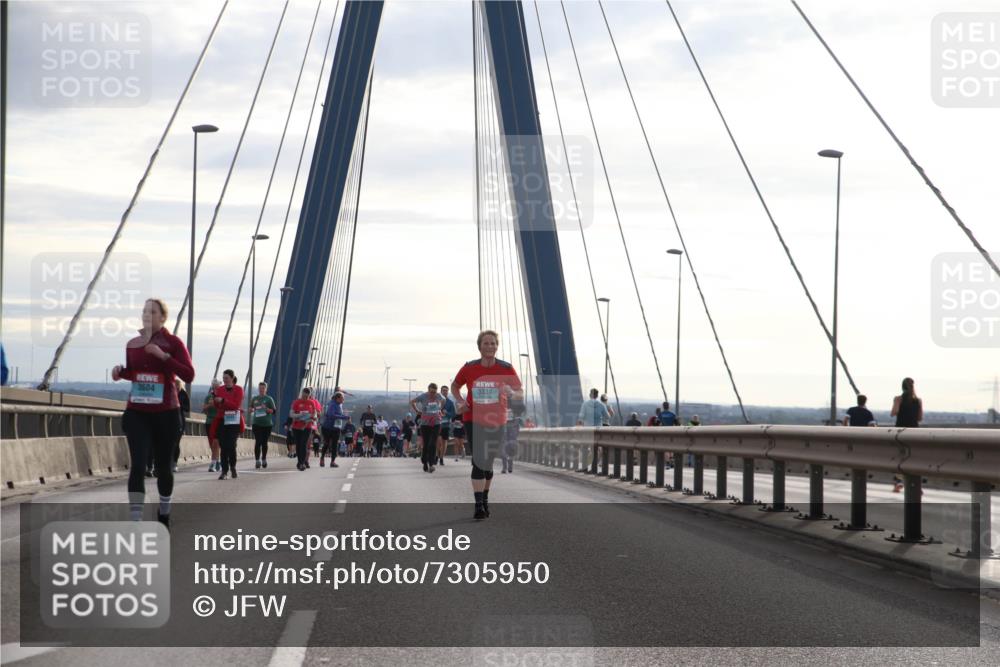 03.10.2024 - Köhlbrandbrückenlauf Jannik Wohlers http://msf.ph/oto/7305950 03.10.2024 09:37:49 Position 1 3334, 3604 meine-sportfotos.de