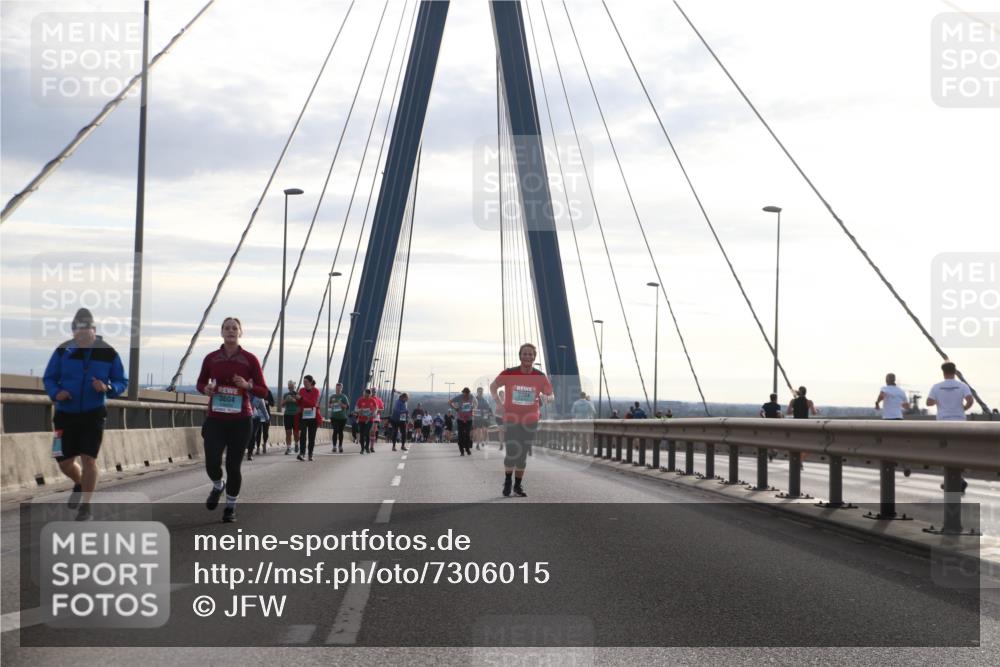 03.10.2024 - Köhlbrandbrückenlauf Jannik Wohlers http://msf.ph/oto/7306015 03.10.2024 09:37:50 Position 1 3334, 3604 meine-sportfotos.de