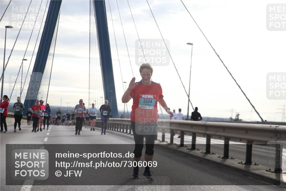 03.10.2024 - Köhlbrandbrückenlauf Jannik Wohlers http://msf.ph/oto/7306069 03.10.2024 09:37:53 Position 1 3334 meine-sportfotos.de