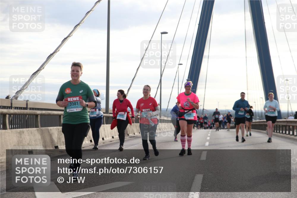 03.10.2024 - Köhlbrandbrückenlauf Jannik Wohlers http://msf.ph/oto/7306157 03.10.2024 09:38:00 Position 1 3381, 3687, 3688, 30, 3608 meine-sportfotos.de