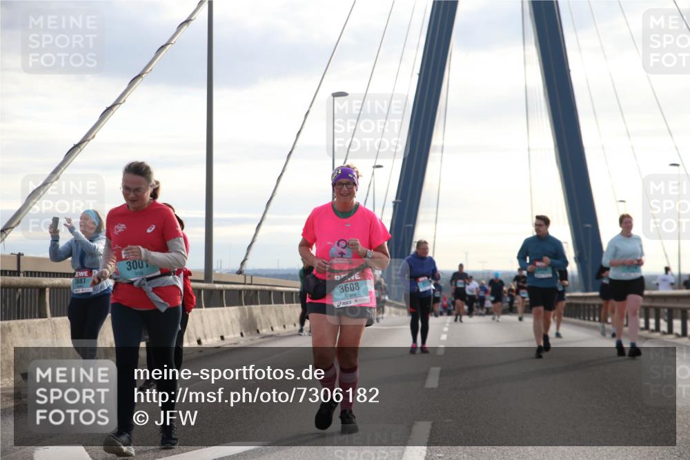 03.10.2024 - Köhlbrandbrückenlauf Jannik Wohlers http://msf.ph/oto/7306182 03.10.2024 09:38:02 Position 1 3687, 300, 3608 meine-sportfotos.de