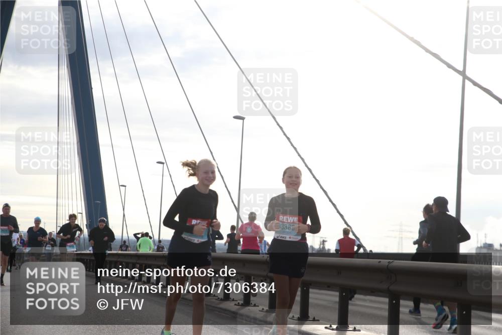 03.10.2024 - Köhlbrandbrückenlauf Jannik Wohlers http://msf.ph/oto/7306384 03.10.2024 09:38:10 Position 1 3383 meine-sportfotos.de