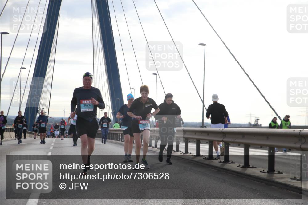 03.10.2024 - Köhlbrandbrückenlauf Jannik Wohlers http://msf.ph/oto/7306528 03.10.2024 09:38:16 Position 1 3624, 6, 3616 meine-sportfotos.de