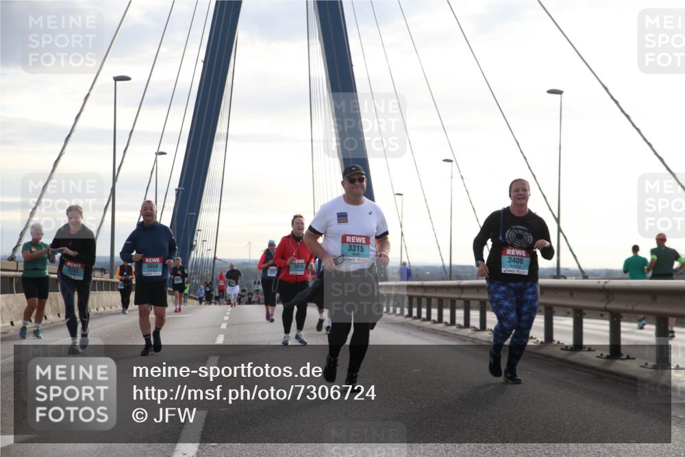 03.10.2024 - Köhlbrandbrückenlauf Jannik Wohlers http://msf.ph/oto/7306724 03.10.2024 09:38:24 Position 1 3131, 3315, 3406, 3050, 2815 meine-sportfotos.de