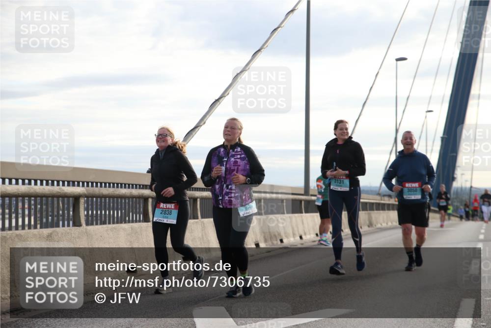 03.10.2024 - Köhlbrandbrückenlauf Jannik Wohlers http://msf.ph/oto/7306735 03.10.2024 09:38:25 Position 1 2838, 3131, 3050 meine-sportfotos.de