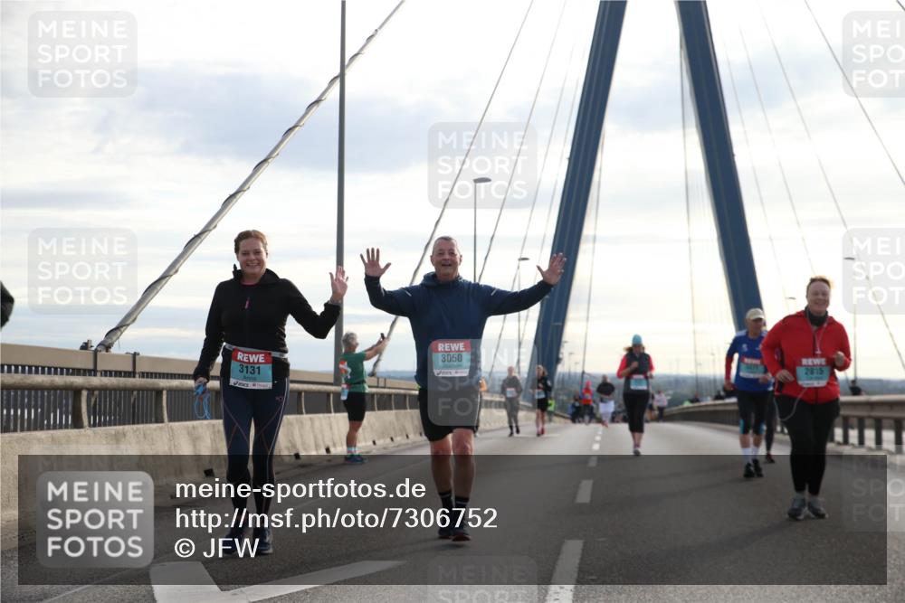 03.10.2024 - Köhlbrandbrückenlauf Jannik Wohlers http://msf.ph/oto/7306752 03.10.2024 09:38:27 Position 1 3131, 3050, 2815 meine-sportfotos.de