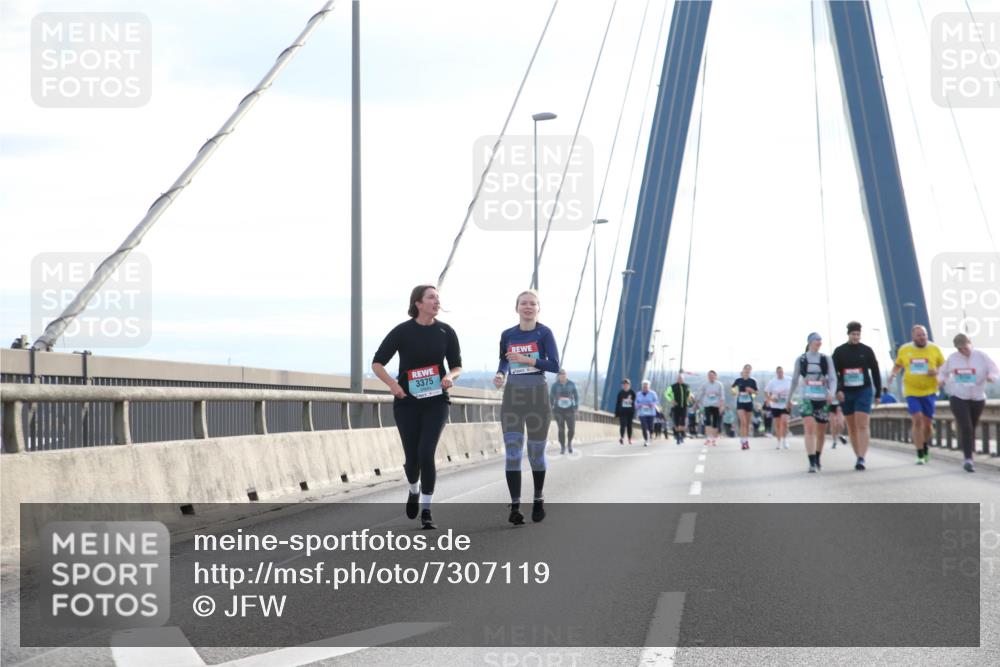 03.10.2024 - Köhlbrandbrückenlauf Jannik Wohlers http://msf.ph/oto/7307119 03.10.2024 09:38:57 Position 1 3375 meine-sportfotos.de