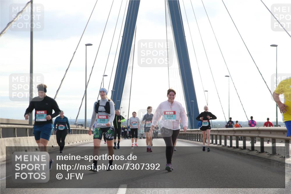 03.10.2024 - Köhlbrandbrückenlauf Jannik Wohlers http://msf.ph/oto/7307392 03.10.2024 09:39:05 Position 1 3099, 3158, 3103, 285, 3278 meine-sportfotos.de