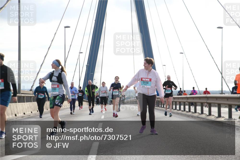 03.10.2024 - Köhlbrandbrückenlauf Jannik Wohlers http://msf.ph/oto/7307521 03.10.2024 09:39:06 Position 1 3103, 3285, 3158, 3278 meine-sportfotos.de