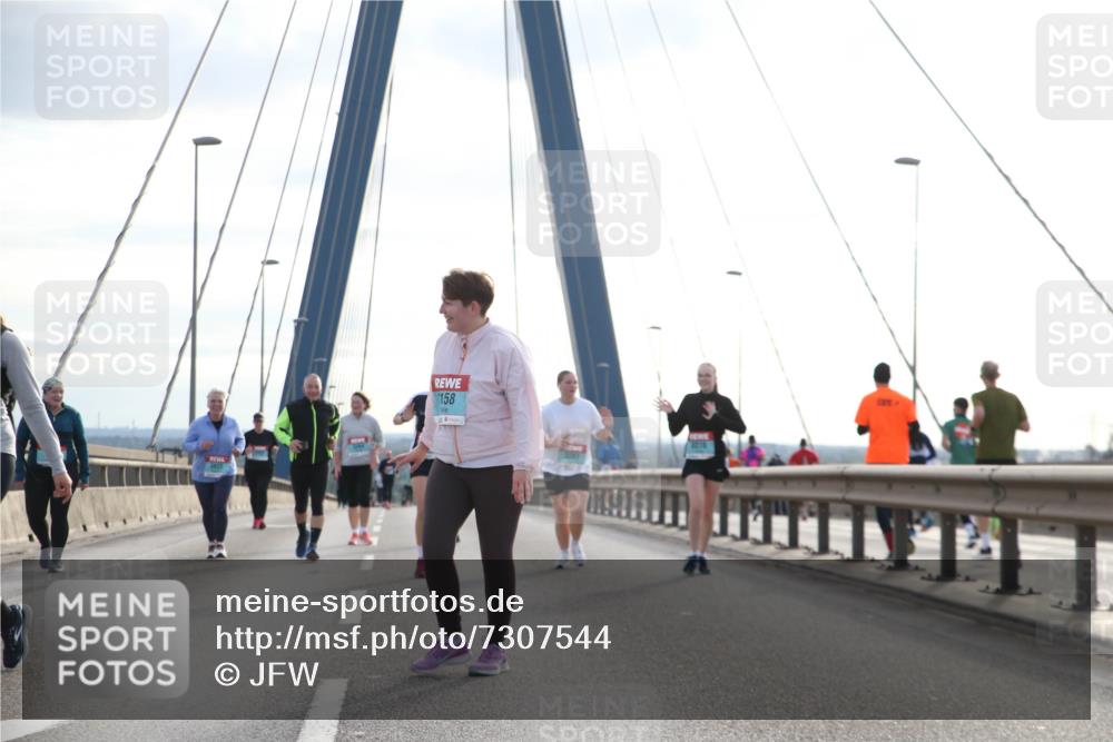 03.10.2024 - Köhlbrandbrückenlauf Jannik Wohlers http://msf.ph/oto/7307544 03.10.2024 09:39:07 Position 1 3422, 158 meine-sportfotos.de