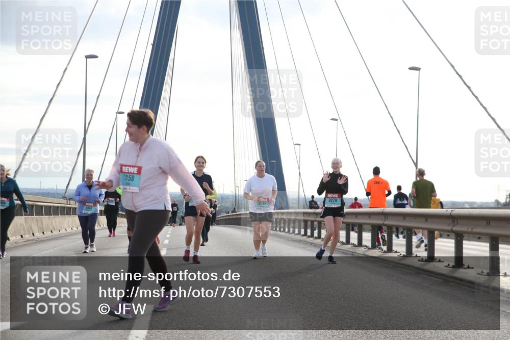 03.10.2024 - Köhlbrandbrückenlauf Jannik Wohlers http://msf.ph/oto/7307553 03.10.2024 09:39:08 Position 1 3422, 158, 3278 meine-sportfotos.de