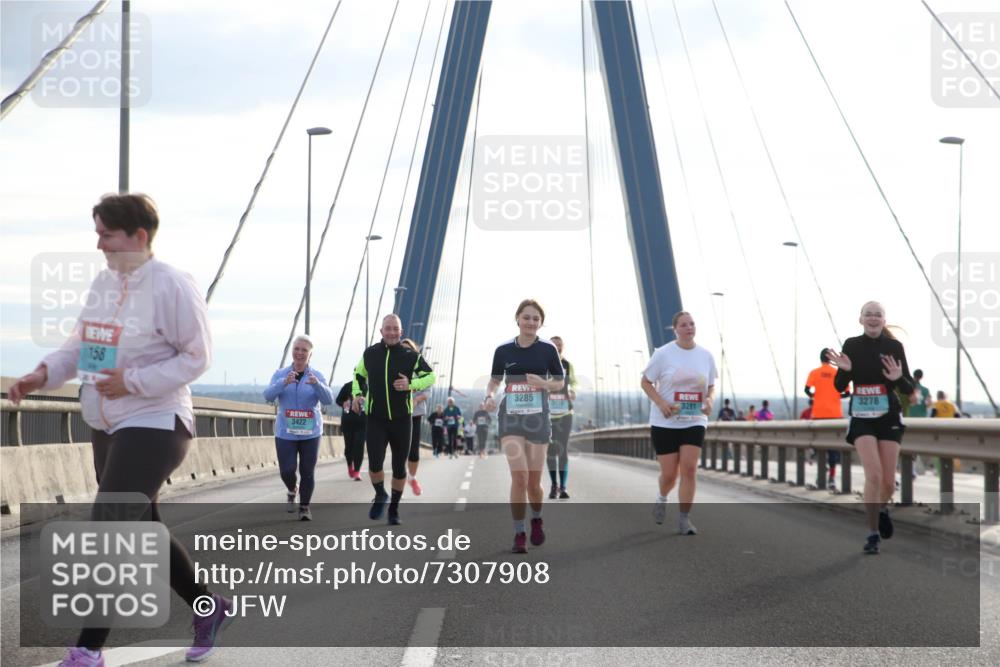 03.10.2024 - Köhlbrandbrückenlauf Jannik Wohlers http://msf.ph/oto/7307908 03.10.2024 09:39:09 Position 1 158, 3422, 3285, 3118, 3278, 3281 meine-sportfotos.de