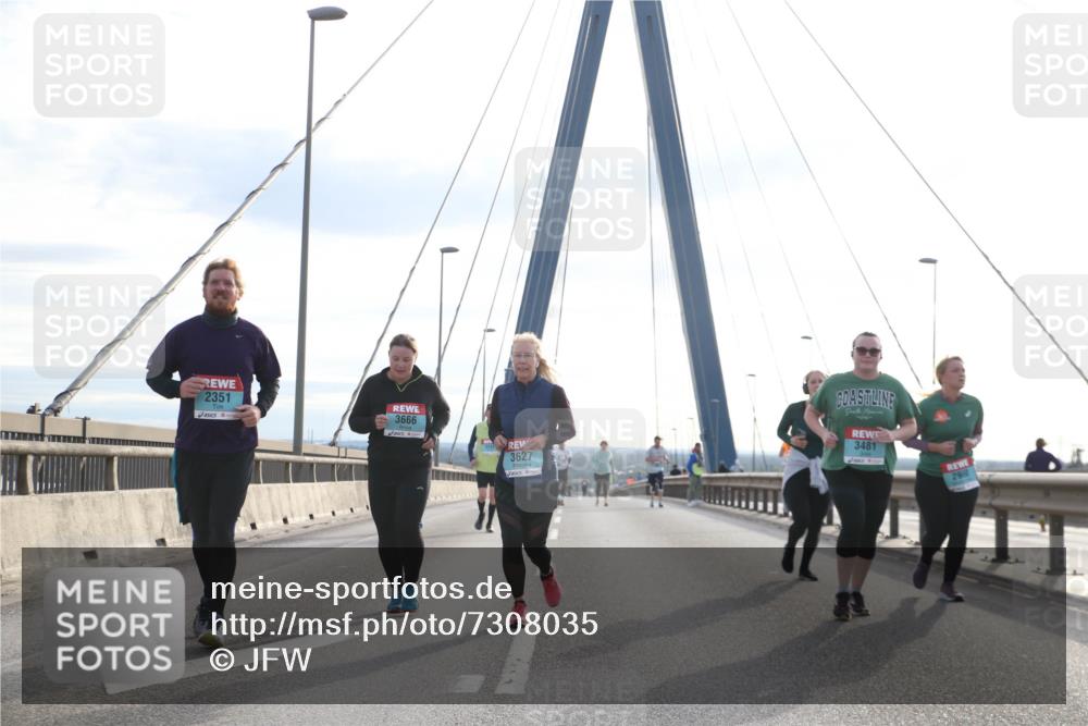 03.10.2024 - Köhlbrandbrückenlauf Jannik Wohlers http://msf.ph/oto/7308035 03.10.2024 09:39:35 Position 1 2351, 3666, 3627, 3481, 2960 meine-sportfotos.de