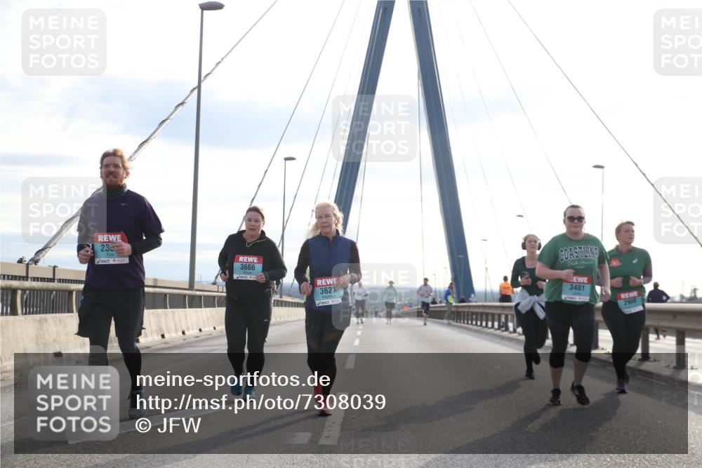 03.10.2024 - Köhlbrandbrückenlauf Jannik Wohlers http://msf.ph/oto/7308039 03.10.2024 09:39:35 Position 1 233, 3666, 362, 3481, 2960 meine-sportfotos.de