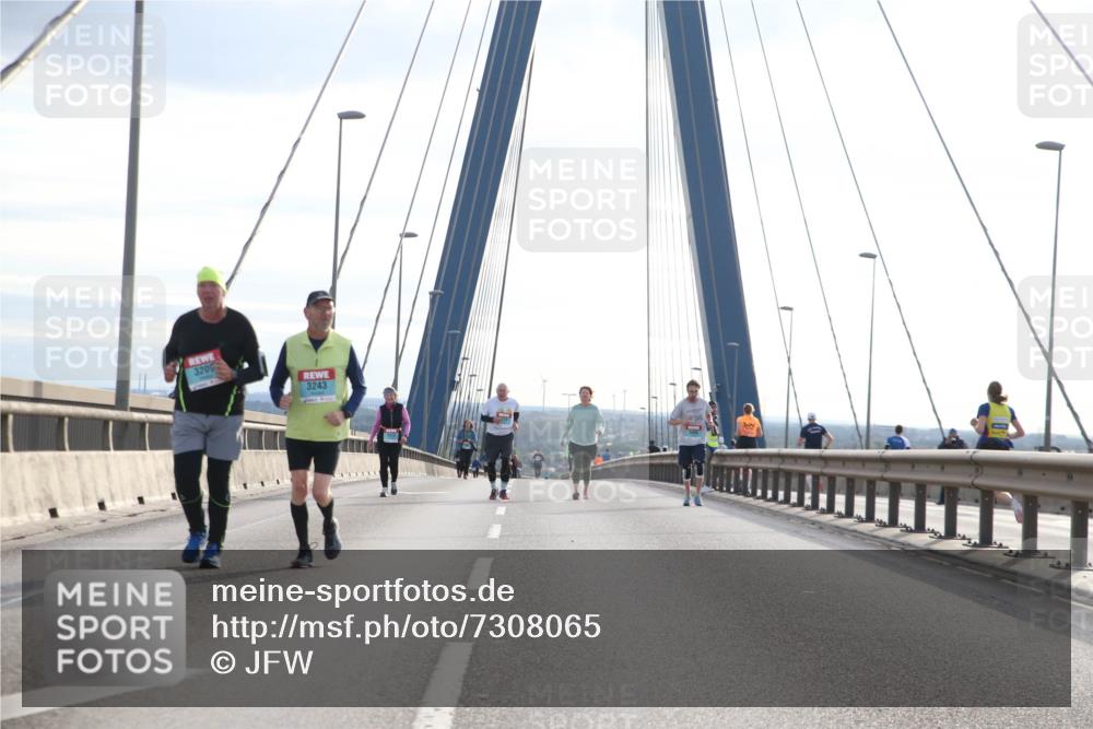 03.10.2024 - Köhlbrandbrückenlauf Jannik Wohlers http://msf.ph/oto/7308065 03.10.2024 09:39:38 Position 1 3209, 3243 meine-sportfotos.de
