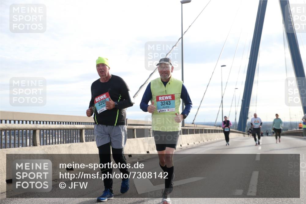 03.10.2024 - Köhlbrandbrückenlauf Jannik Wohlers http://msf.ph/oto/7308142 03.10.2024 09:39:42 Position 1 3209, 3243 meine-sportfotos.de