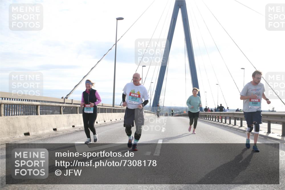 03.10.2024 - Köhlbrandbrückenlauf Jannik Wohlers http://msf.ph/oto/7308178 03.10.2024 09:39:49 Position 1 3025, 3480, 3212 meine-sportfotos.de