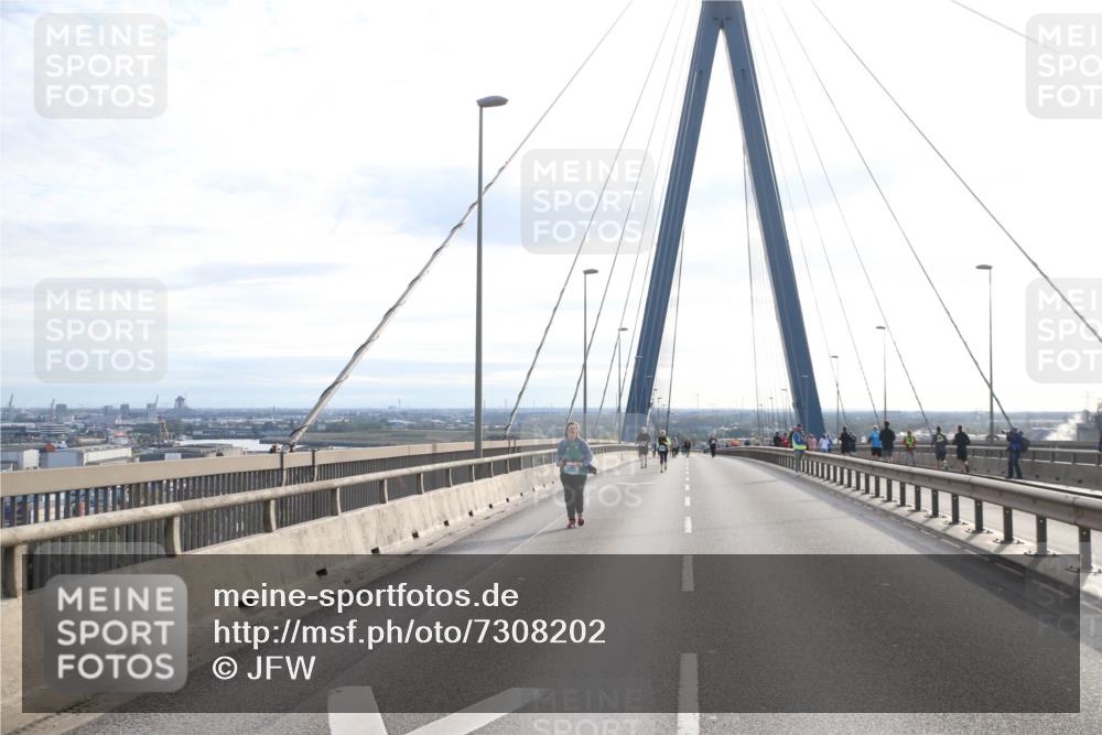 03.10.2024 - Köhlbrandbrückenlauf Jannik Wohlers http://msf.ph/oto/7308202 03.10.2024 09:39:57 Position 1  meine-sportfotos.de