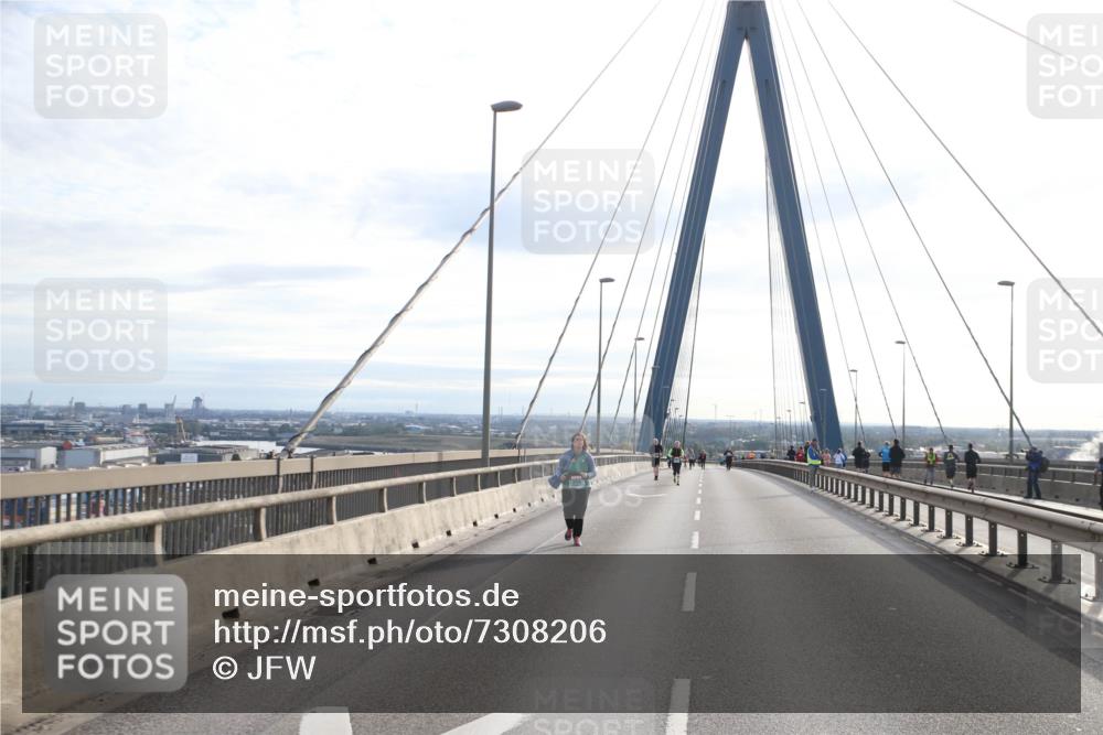 03.10.2024 - Köhlbrandbrückenlauf Jannik Wohlers http://msf.ph/oto/7308206 03.10.2024 09:39:58 Position 1  meine-sportfotos.de